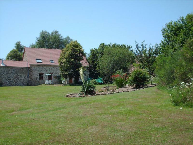 Gite Du Sorbier Le Chalard Exterior photo
