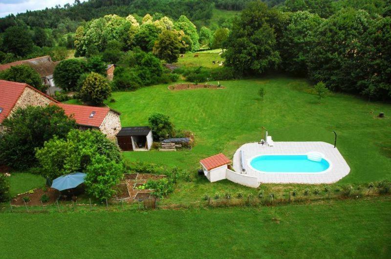 Gite Du Sorbier Le Chalard Exterior photo
